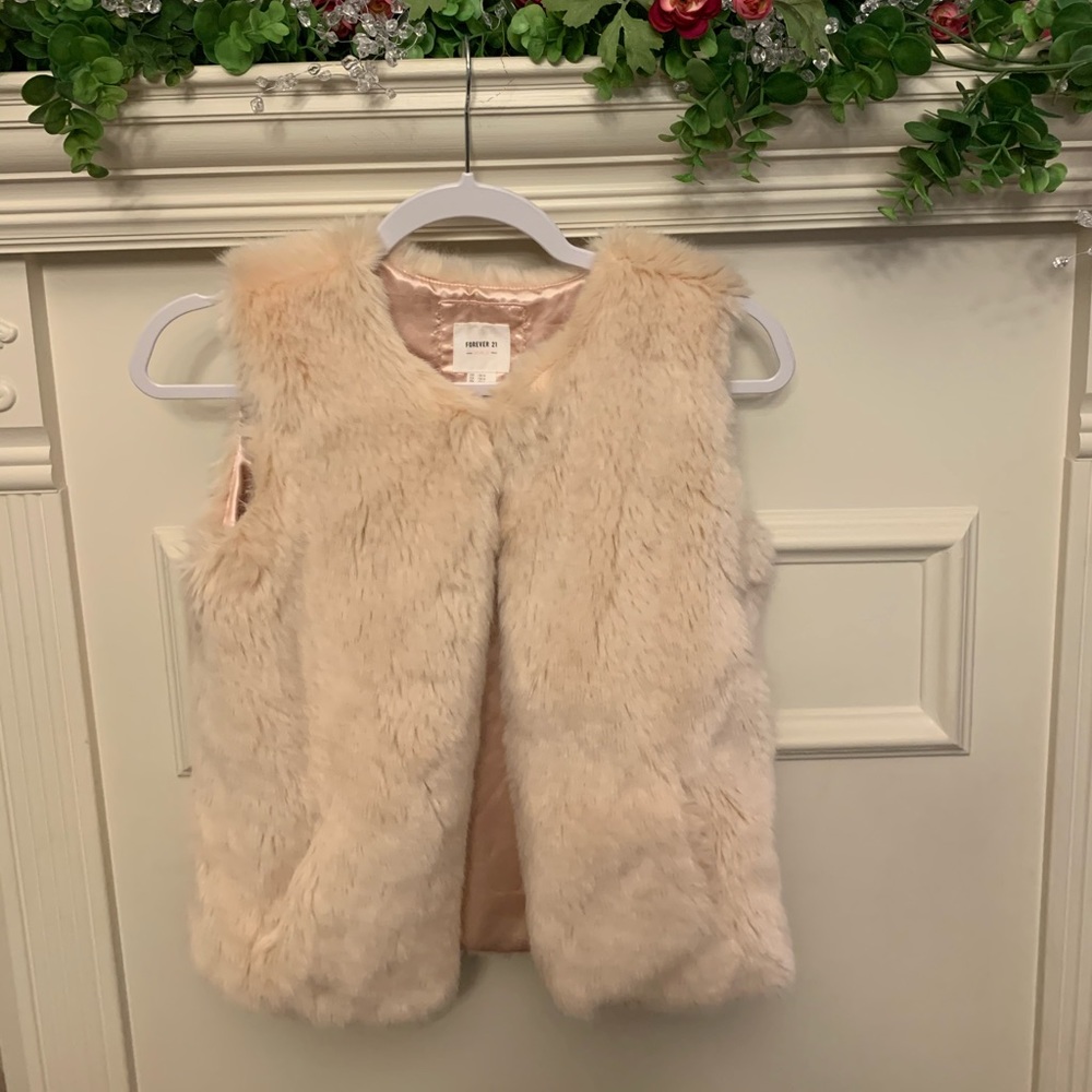 Forever 21 Girls pink fur vest Sz 13/14